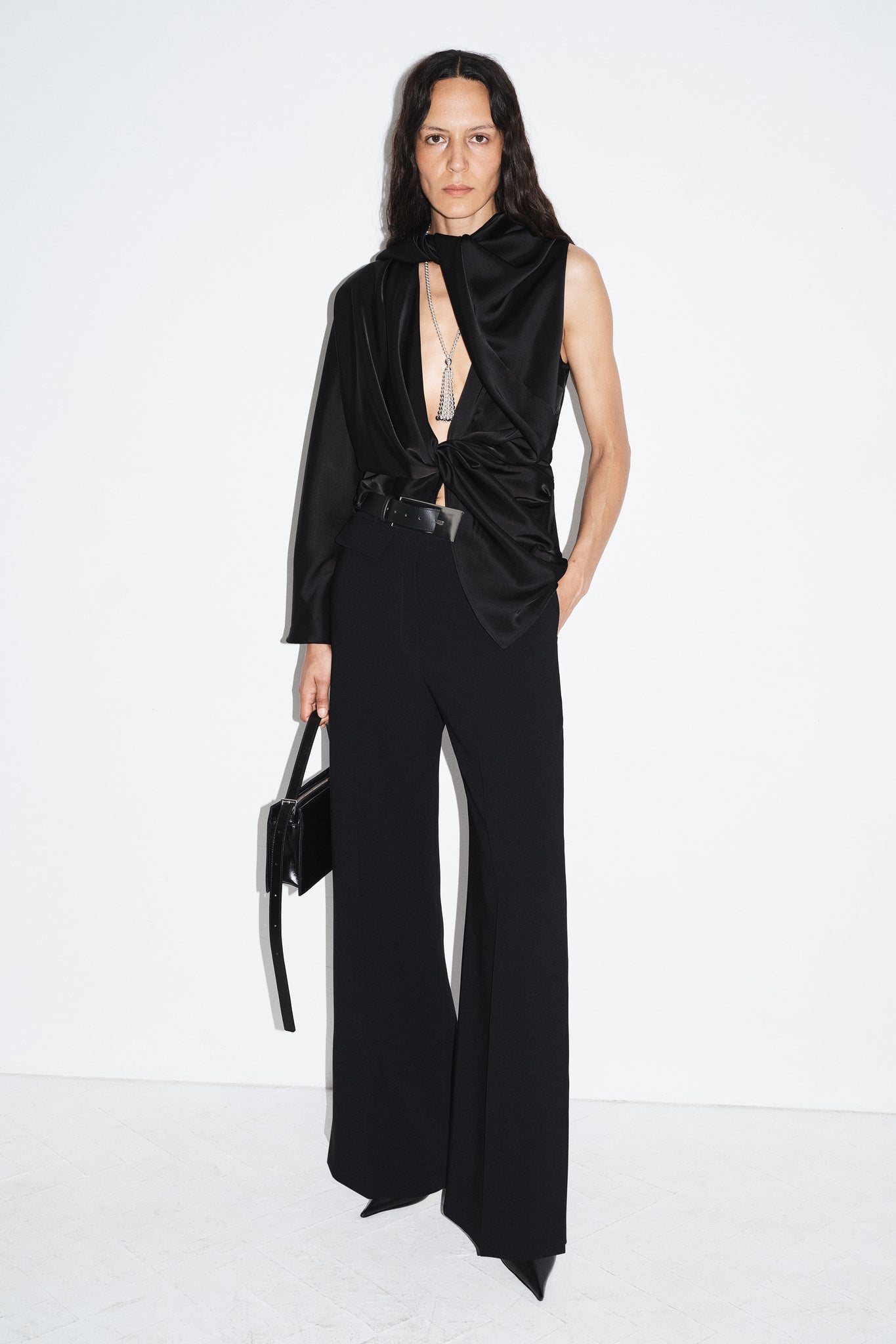 Eros Handbag in Black